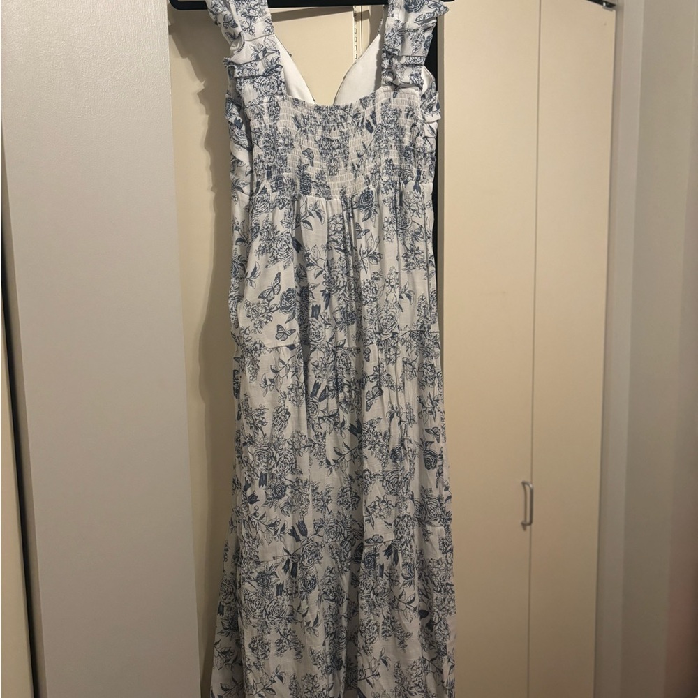 Hunter & Brown Floral Blue and White Sleeveless Dress - Picture 4 of 6